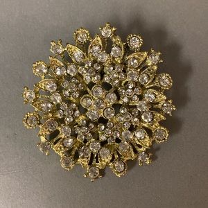 Gold Tone Rhinestone Brooch